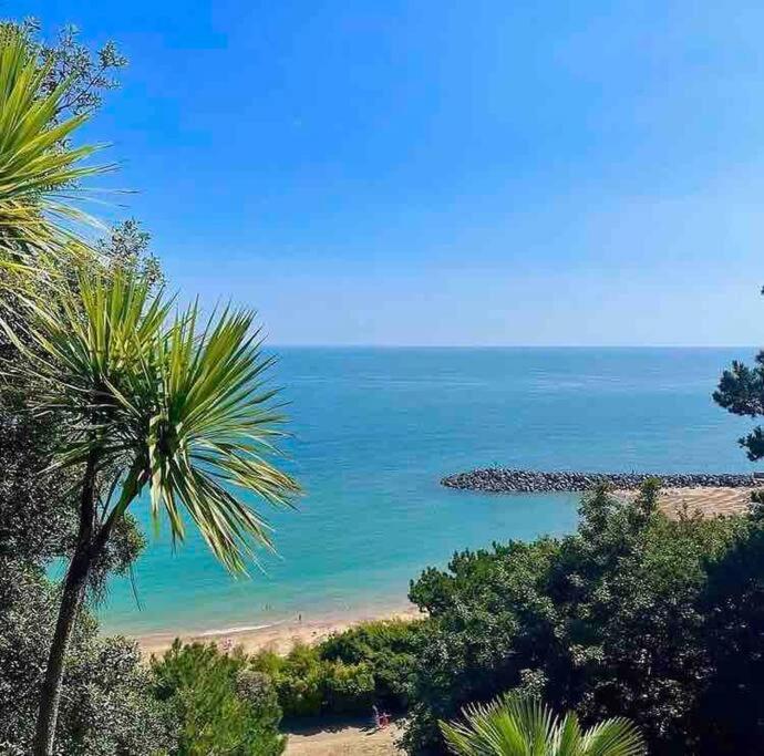 Lepine- Holiday Apartment In Sunny フォークストン エクステリア 写真