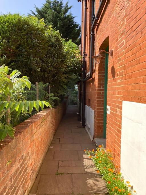 Lepine- Holiday Apartment In Sunny フォークストン エクステリア 写真